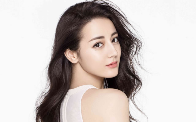 舒畅的新动态被怀疑包含拉雷纳,两人过去的恩怨被重提