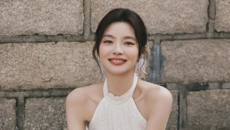 妇女节全红婵妈妈收到金手链,向网友展示一脸自豪
