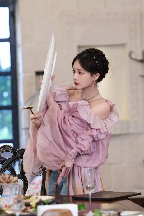 猴哥何钰欣离婚后差距大：女方相亲曝标准，接受离异不介意当后妈