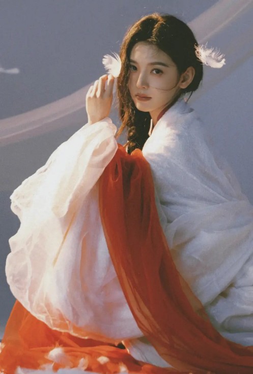 《脸庞》：延尚昊用2亿韩元撕开“看脸社会”的遮羞布