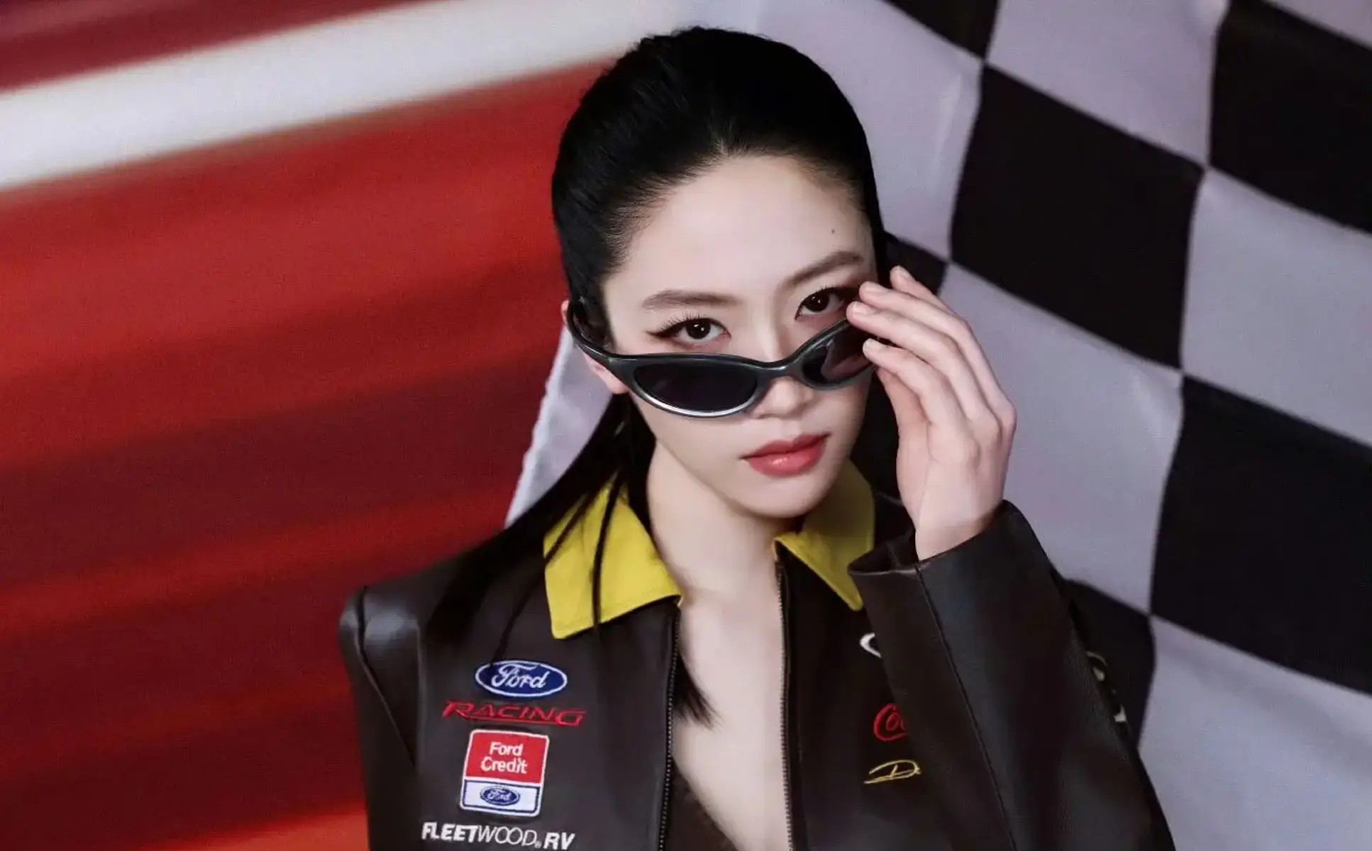 56岁张延近况曝光！嫁给大5岁演员张锦程，如今21岁女儿比她还漂亮